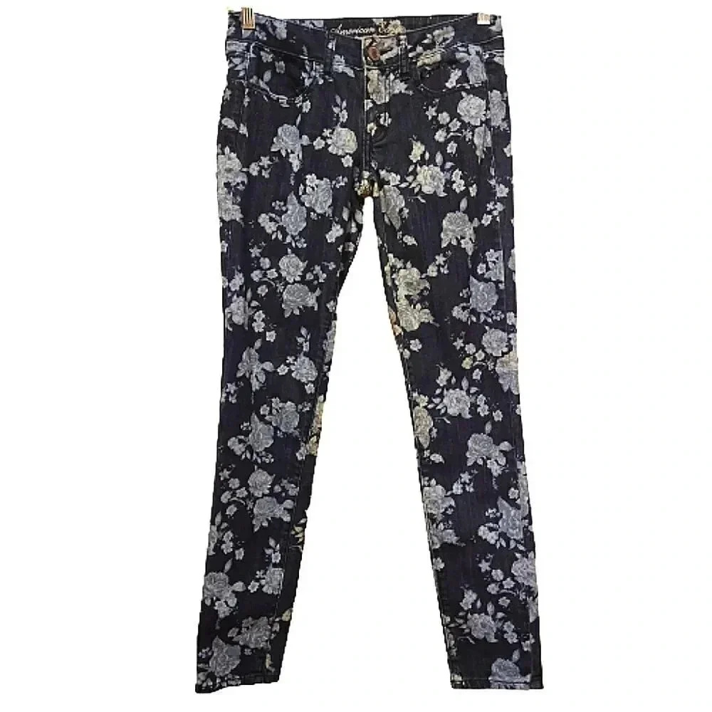 NWOT American Eagle crisp white flower print on dark denim jeans Size 2